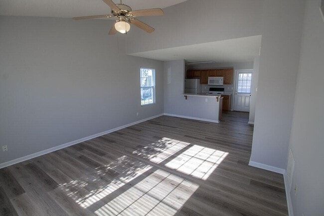 Building Photo - 2533 Northampton Dr