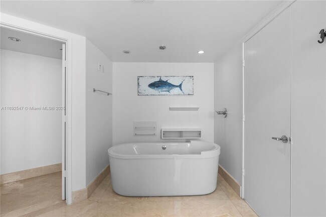 Building Photo - 200 Sunny Isles Blvd