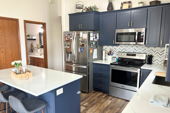 Building Photo - Spacious & Stylish Home in a Prime Location!