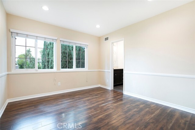Building Photo - 10524 Canby Ave