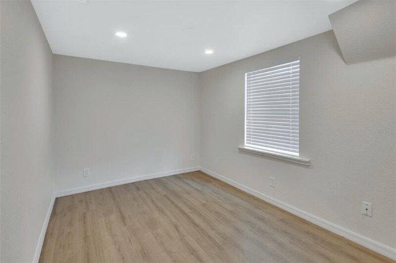 Building Photo - 506 N Stone St