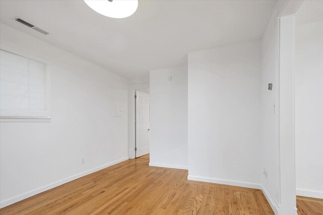 Building Photo - Two Bedroom Condo in Hayes Valley - Please Contact for Showing Availability!