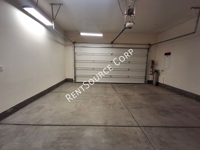 Building Photo - 27231 W Coyote Bush Ct