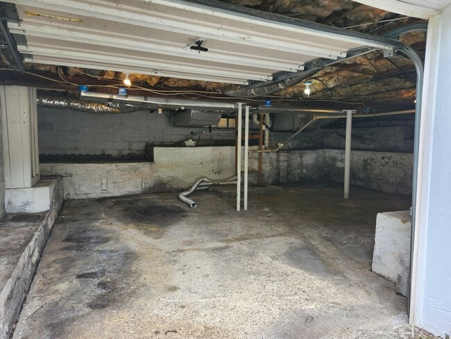 Building Photo - 2 Bedroom 1 Bath home near Stuart Heights ...