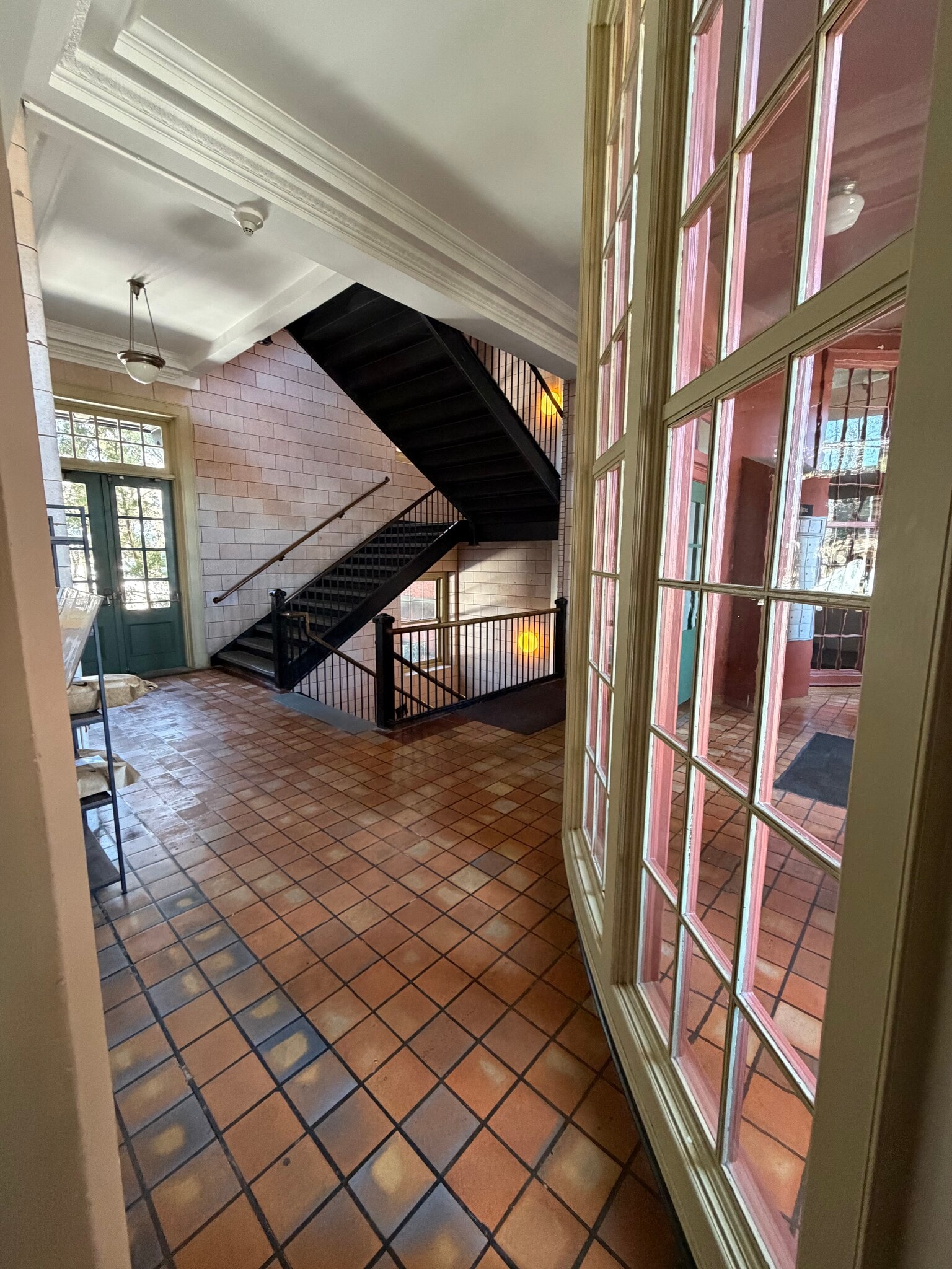 Building Photo - 48 Forest St