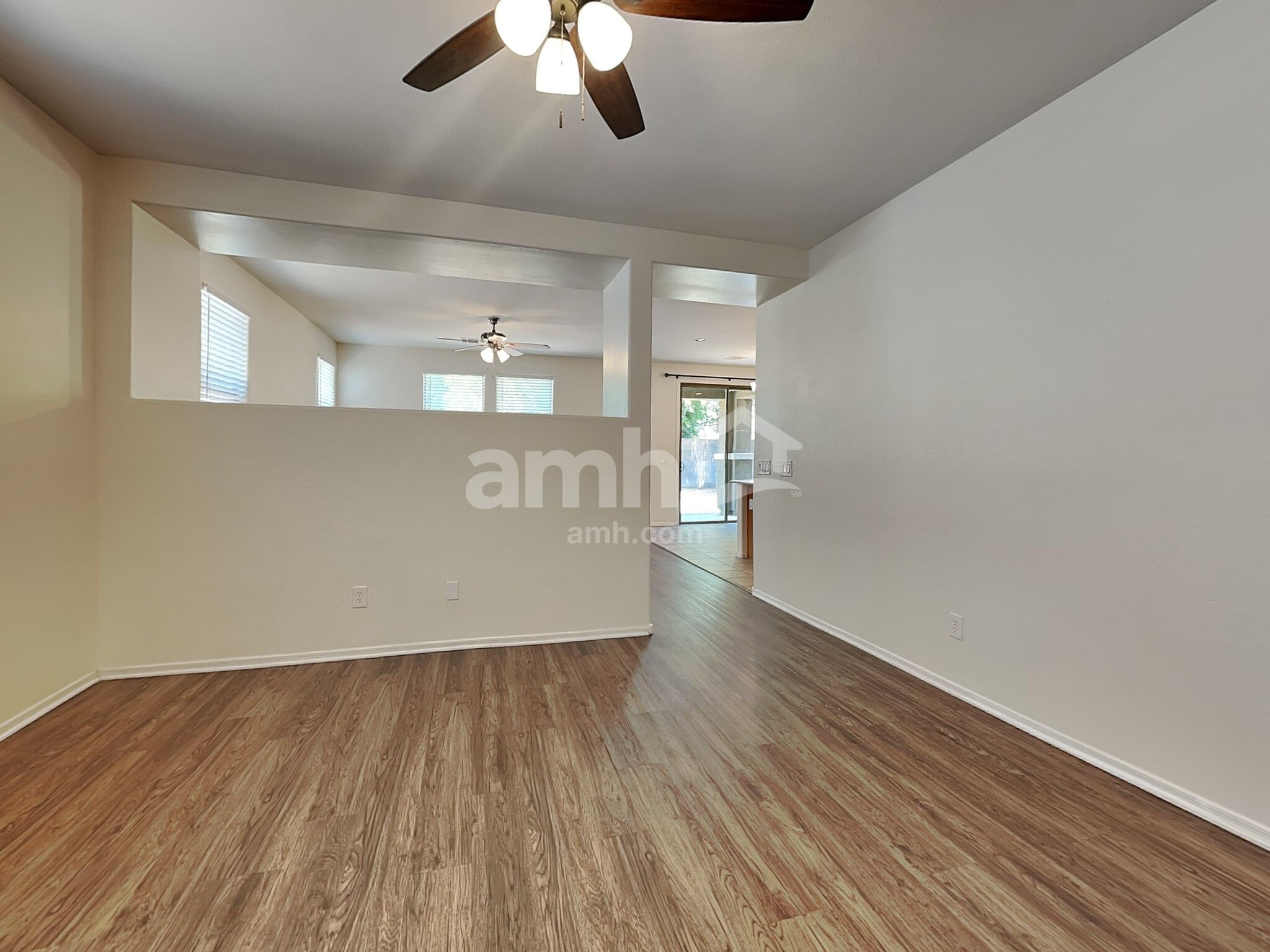 Building Photo - 3542 E Terrace Ave