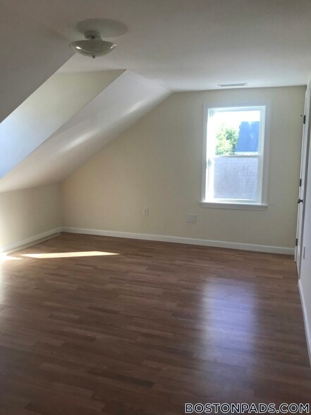 Building Photo - 20R Winship St