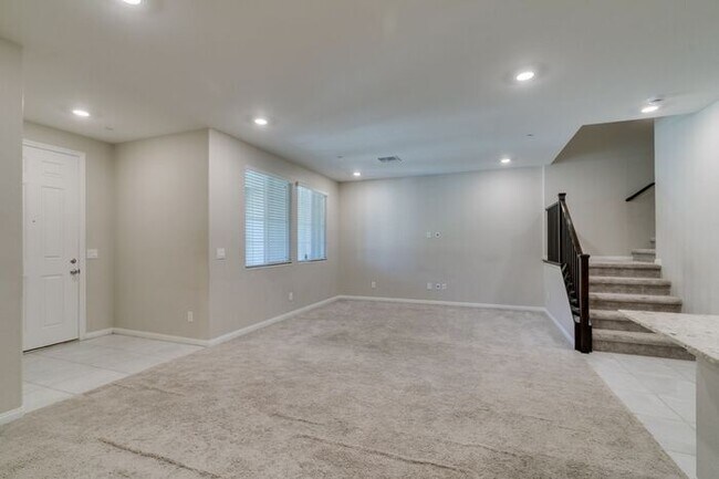 Building Photo - Bright & Spacious 3-Bedroom Home in Inspirada
