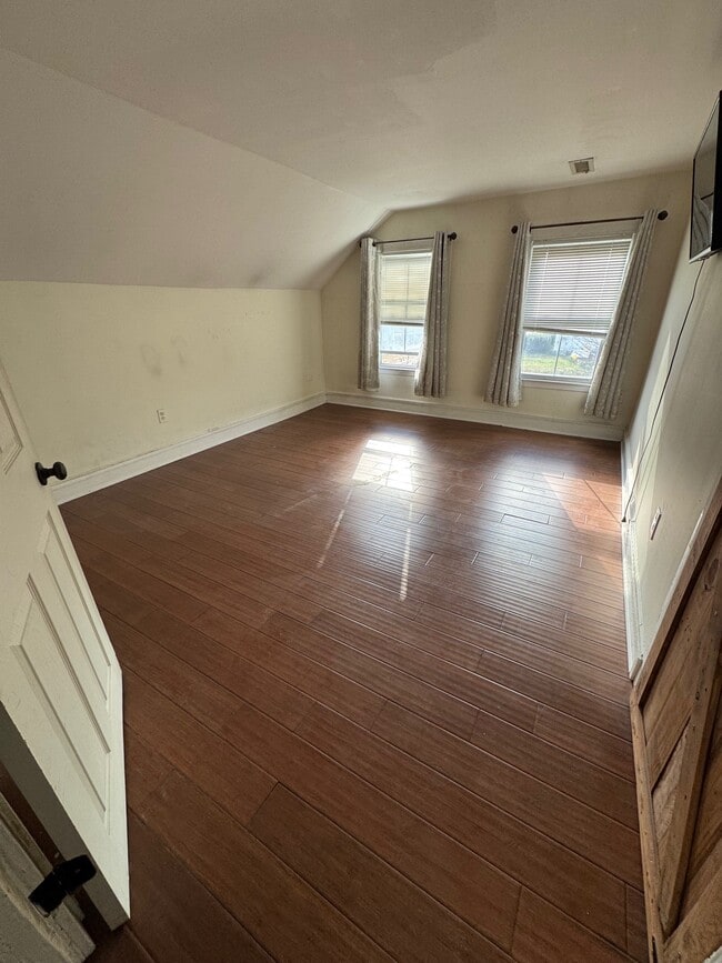 Building Photo - 35 N Main St