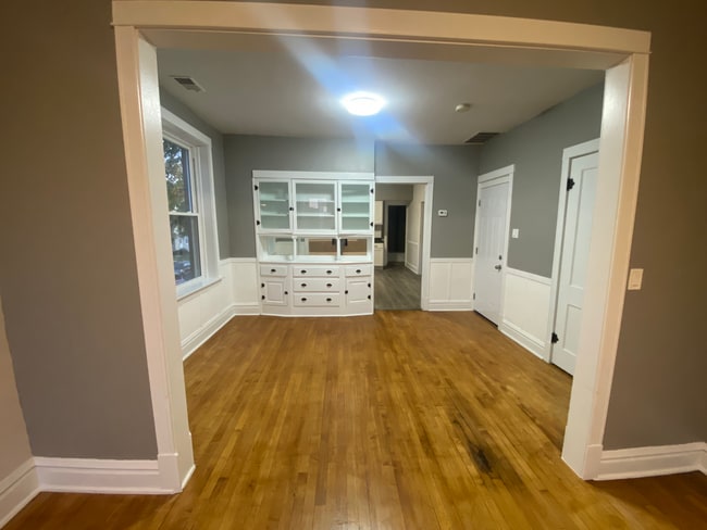 Building Photo - 3001 W 41st St