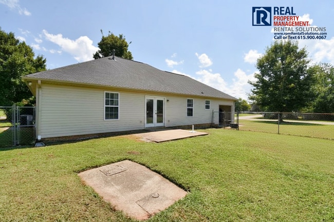 Building Photo - 7403 Greenway Dr