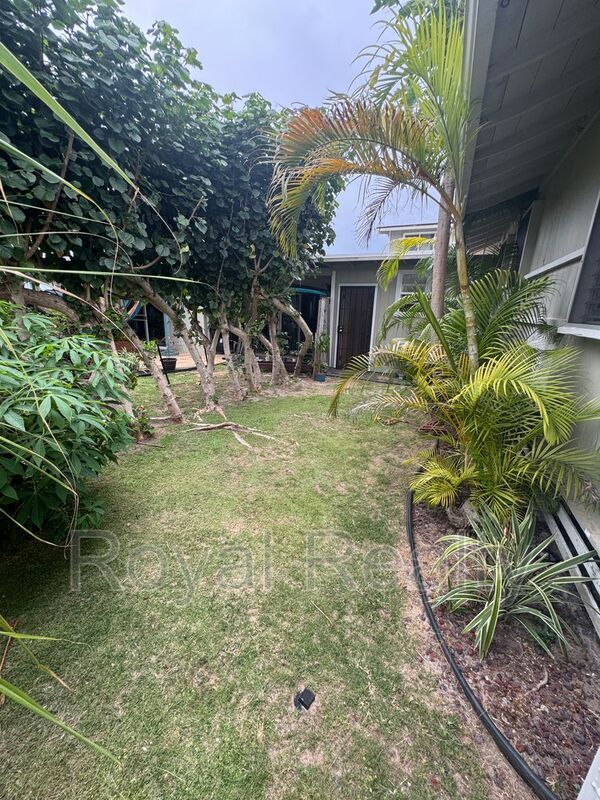 Building Photo - 341 Hualani St