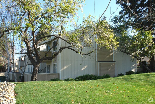 Primary Photo - Woodgate Apartments