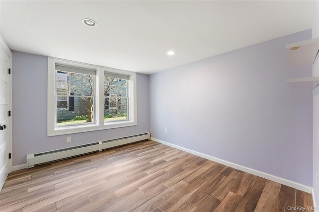 Building Photo - 92 Pocantico St