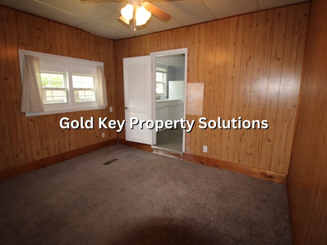 Building Photo - 803-807 High Street