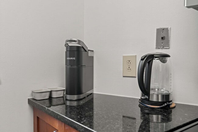 Building Photo - 111-23 N 15th St