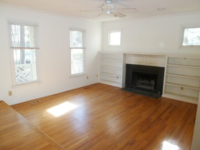 Building Photo - Inviting 3br house in Morrisville with woo...