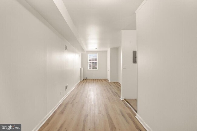 Building Photo - 1102 K St SE