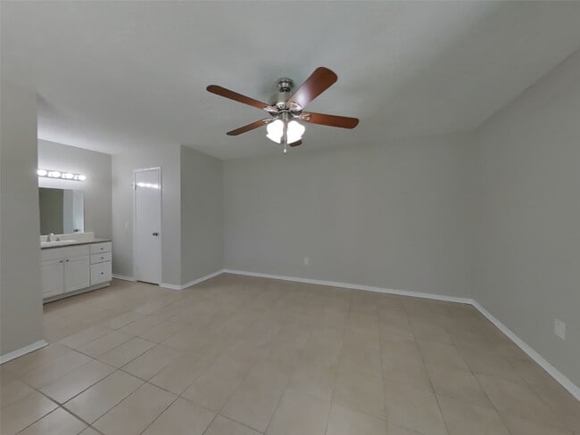 Building Photo - 20118 Misty Pines Dr