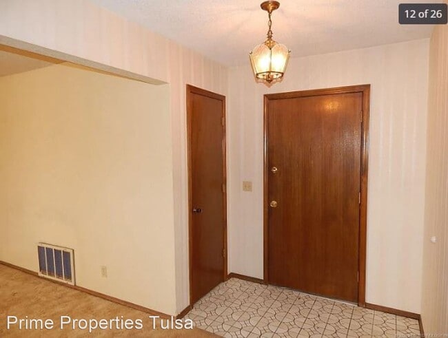 Building Photo - 3 br, 2 bath House - 301 W. Miami St.