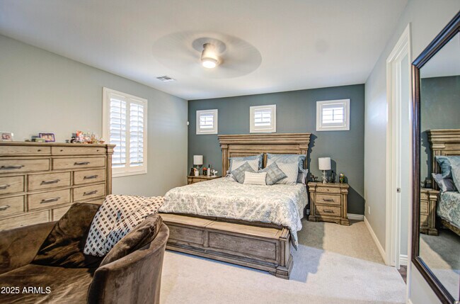 Building Photo - 3016 N Glenview