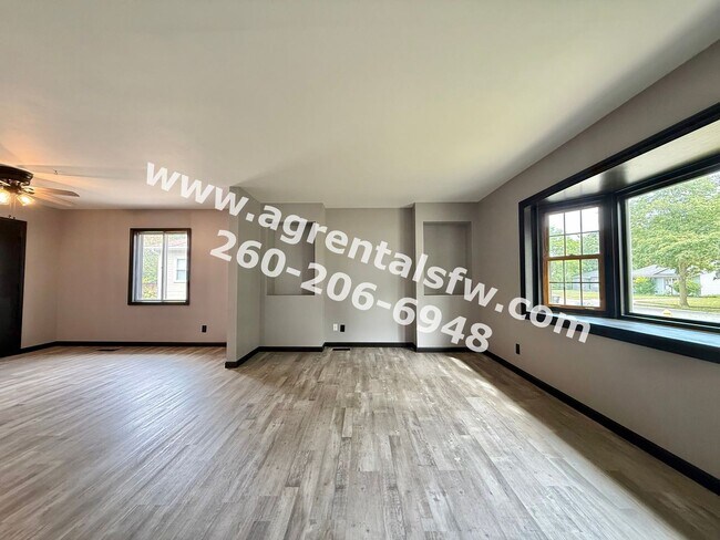 Building Photo - 3 Bedroom House