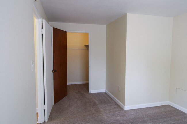 Building Photo - BLA 36 Washington