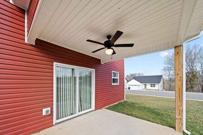 Building Photo - 101 Lucerne Ln