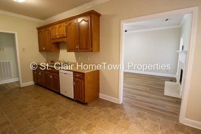 Building Photo - Great Family Home