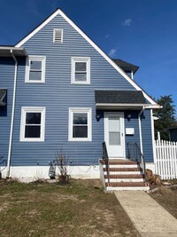 Building Photo - 3 bedroom, 2 bathroom townhome in Aberdeen...