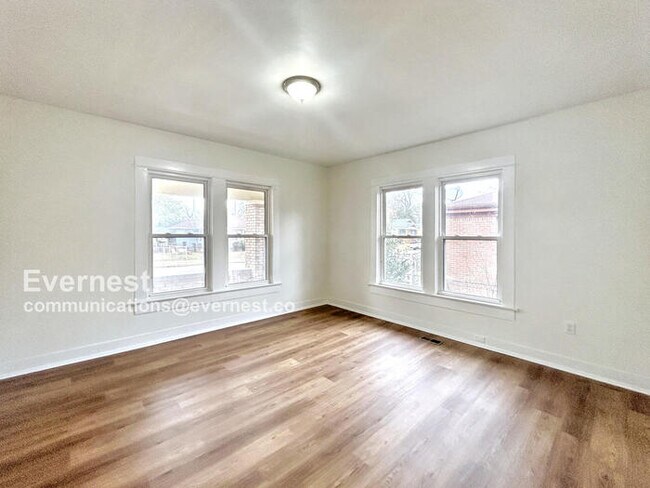 Building Photo - 1753 Lee Ave SW