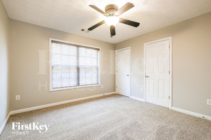 Building Photo - 622 River Rock Cir