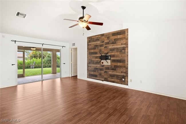 Building Photo - 1329 SW 5th Pl