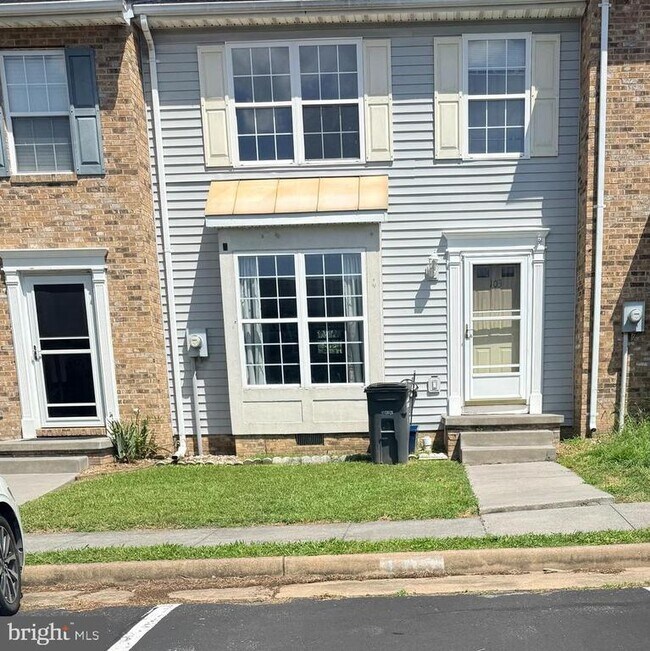 Building Photo - 103 Sutton Ct
