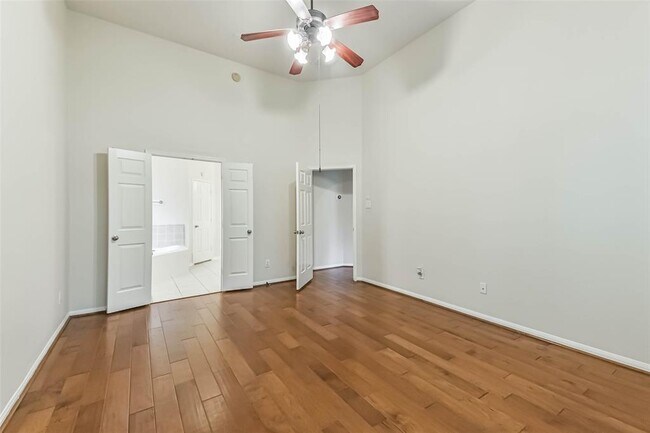 Building Photo - 12935 Bedford Falls Dr
