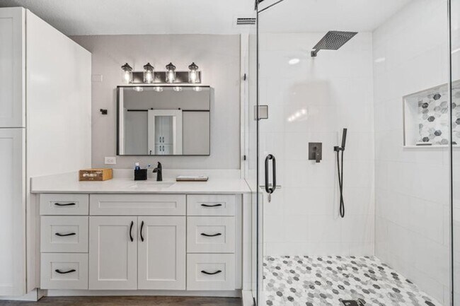 Building Photo - 12192 Branding Iron Ct