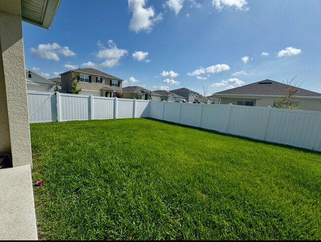Building Photo - 1567 Barberry Dr