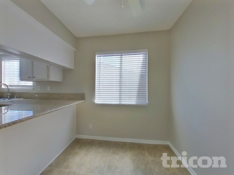 Building Photo - 14948 Cliffrose Ct