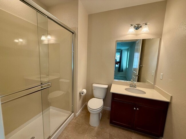 Building Photo - 4BD/3.5B Home in Dublin's Boulevard Community, a Stone's Throw Away From Persimmon and Hacienda!