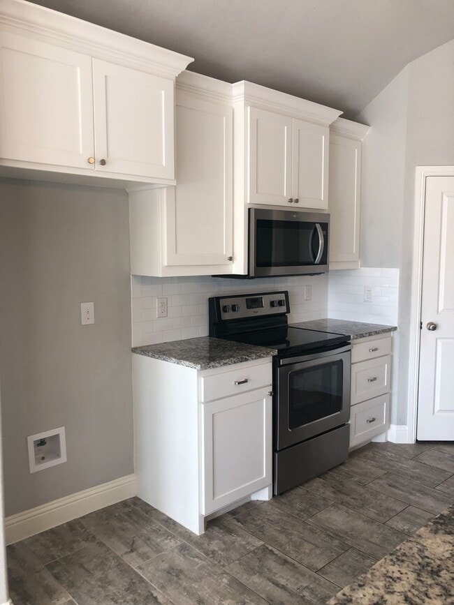 Building Photo - 4 Bdrm/2Bath in the Heart of Weatherford!