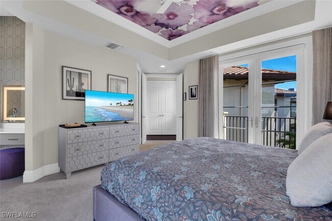 Building Photo - 684 10th Ave S