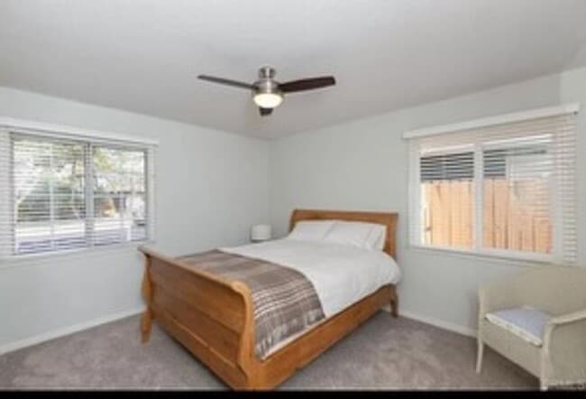 Building Photo - Beautiful 4BD Home in BAY PARK with Attach...