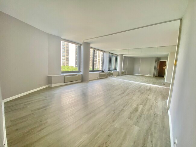 Building Photo - 155 N Harbor Dr