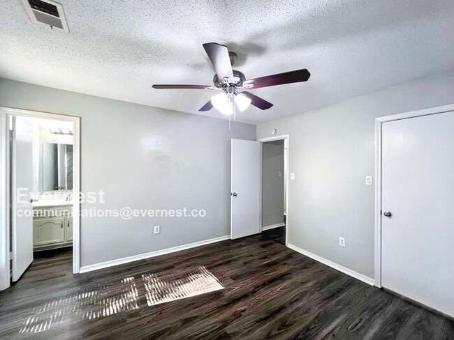 Building Photo - 6410 Jamestown Dr