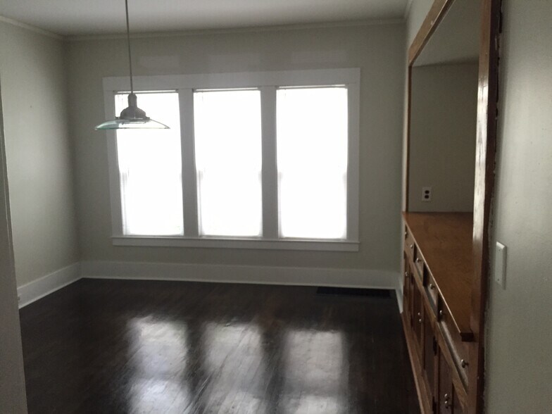 Building Photo - 1919 Plainfield Ave NE