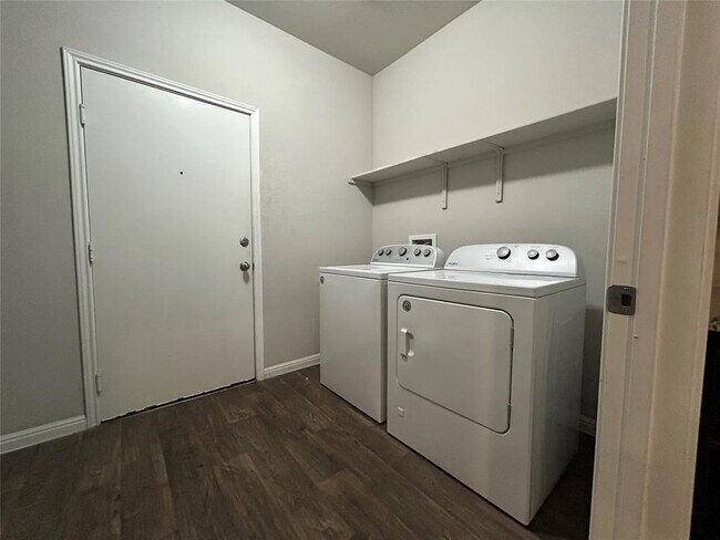 Building Photo - 2212 Baugh Rd