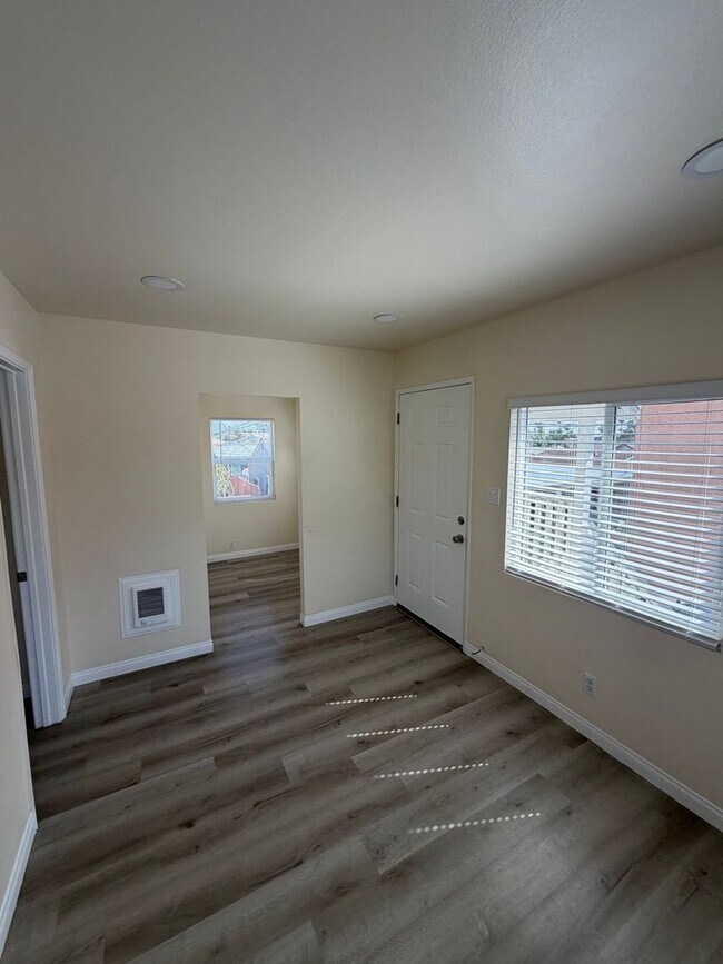 Building Photo - Bradshawe