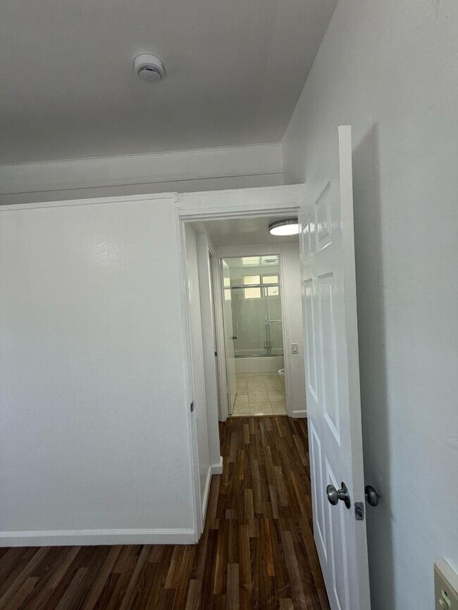 Building Photo - 10670 Minette Dr