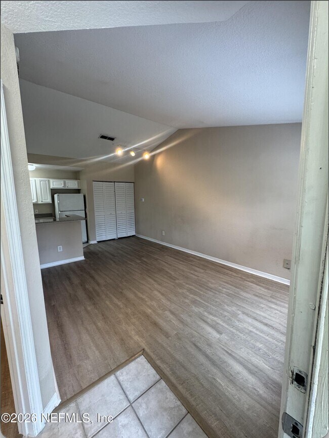Building Photo - 13703 Richmond Park Dr N