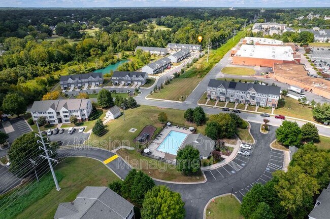 Building Photo - 5535 Wenrich Dr
